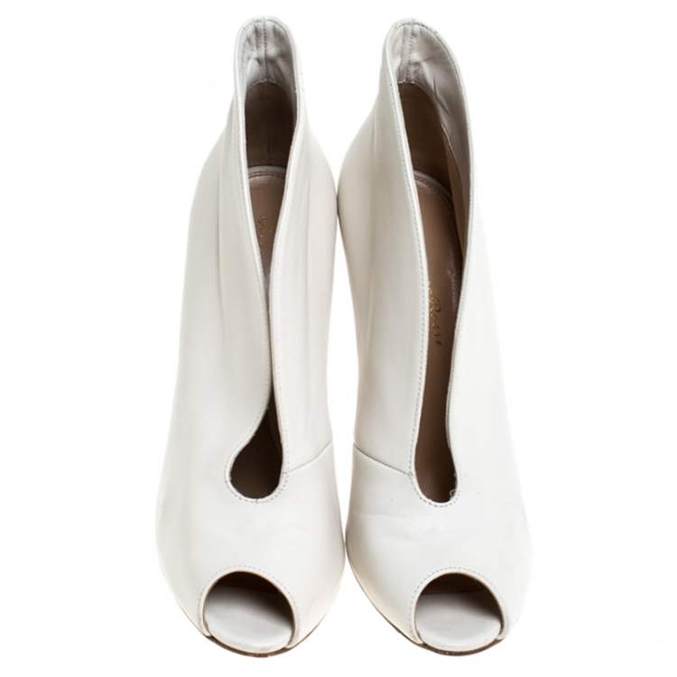 Pre Owned Gianvito Rossi White Leather V Neck Peep Toe Booties Size 37