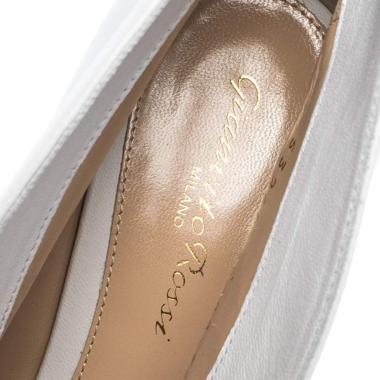 Pre Owned Gianvito Rossi White Leather V Neck Peep Toe Booties Size 36