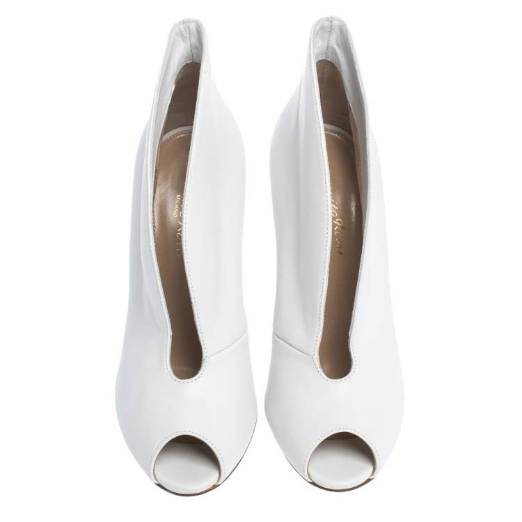 Pre Owned Gianvito Rossi White Leather V Neck Peep Toe Booties Size 36