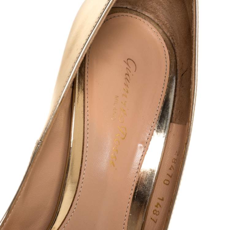Pre Owned Gianvito Rossi Metallic Gold Leather Pointed Toe Pumps Size 39.5