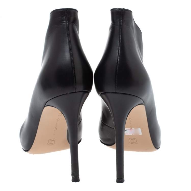 Pre Owned Gianvito Rossi Black Leather V-neck Peep Toe Ankle Booties Size 38.5