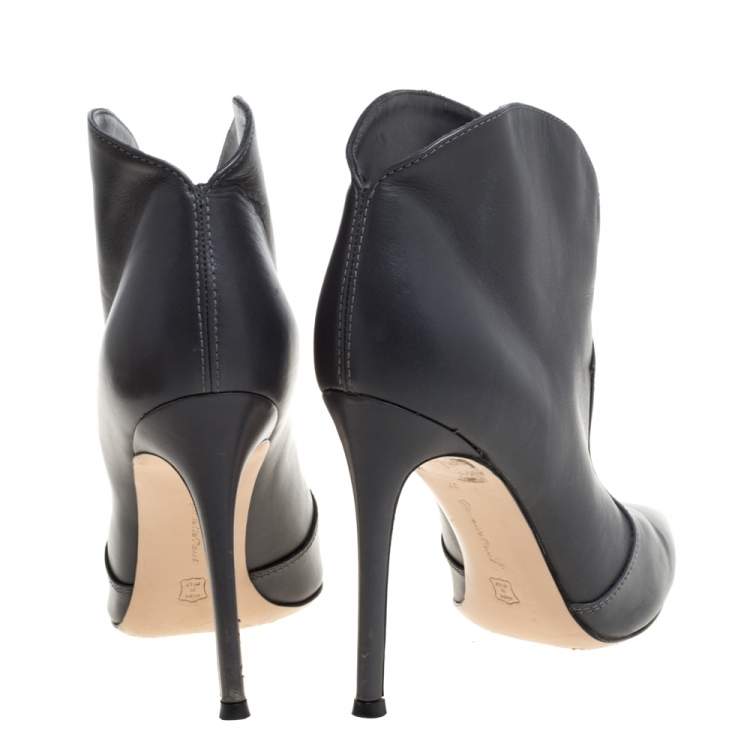 Pre Owned Gianvito Rossi Grey Leather Mable Boots Size 37