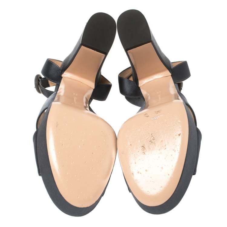 Pre Owned Gianvito Rossi Grey Satin Criss Cross Platform Sandals Size 39