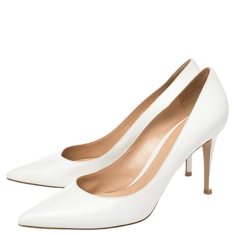 Pre Owned Gianvito Rossi White Leather Pointed Toe Pumps Size 41