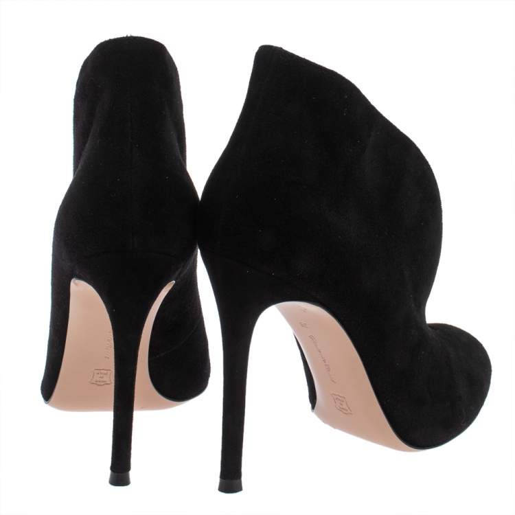 Pre Owned Gianvito Rossi Black Suede Vamp Peep Toe Booties Size 38