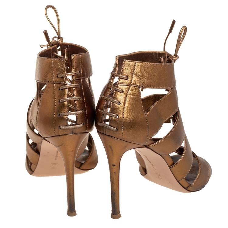 Pre Owned Gianvito Rossi Metallic Gold Leather Roxy Lace Up Caged Sandals Size 37.5