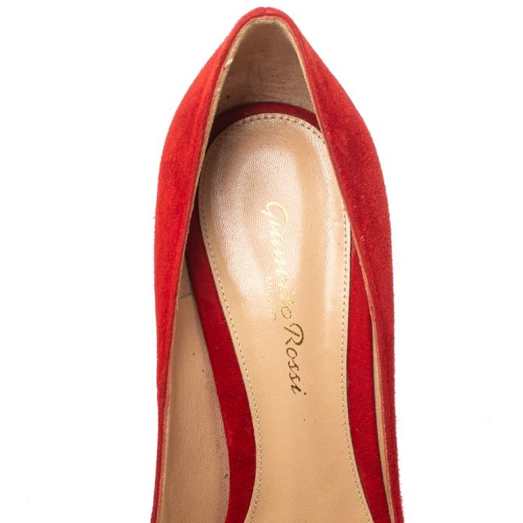 Pre Owned Gianvito Rossi Red Suede Pointed Toe  Pumps Size 39