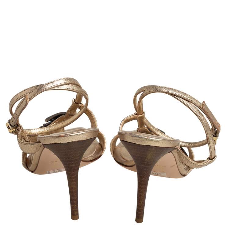 مملوكة مسبقًا Gianvito Rossi Gold Leather Embellished Ankle Strap Sandals Size 37