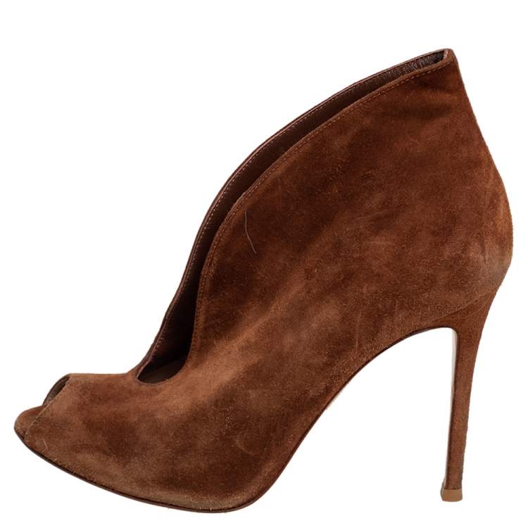 Pre Owned Gianvito Rossi Tan Suede Vamp Booties Size 38.5