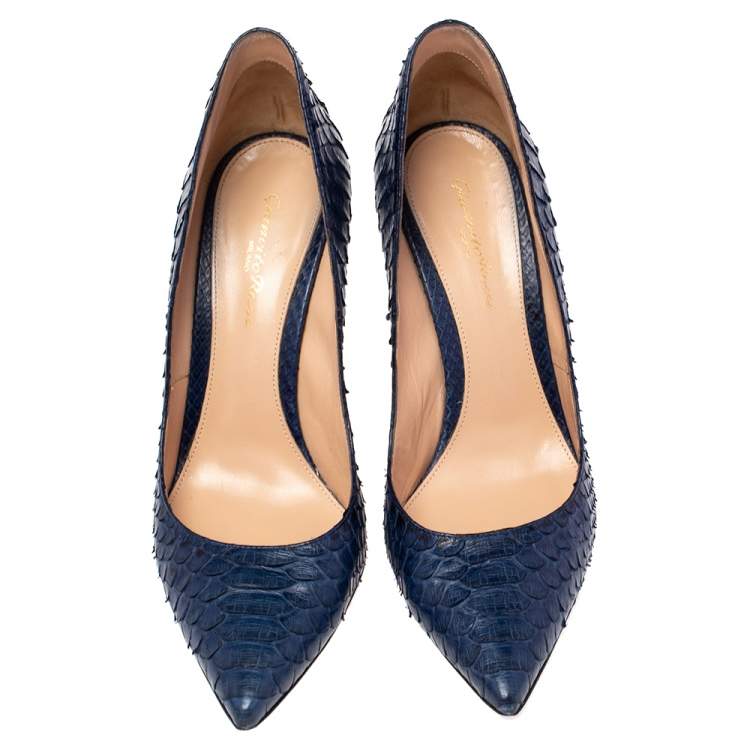 Pre Owned Gianvito Rossi Blue Python Gianvito Pointed Toe Pumps Size 39.5