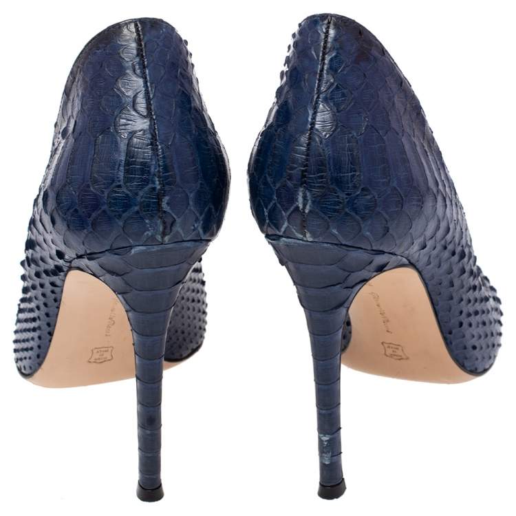 Pre Owned Gianvito Rossi Blue Python Gianvito Pointed Toe Pumps Size 39.5