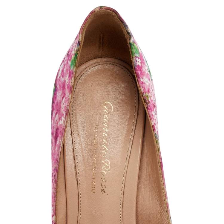 Pre Owned Gianvito Rossi Multicolor Floral Printed Fabric Lisa Ponker Pointed Toe Pumps Size 38