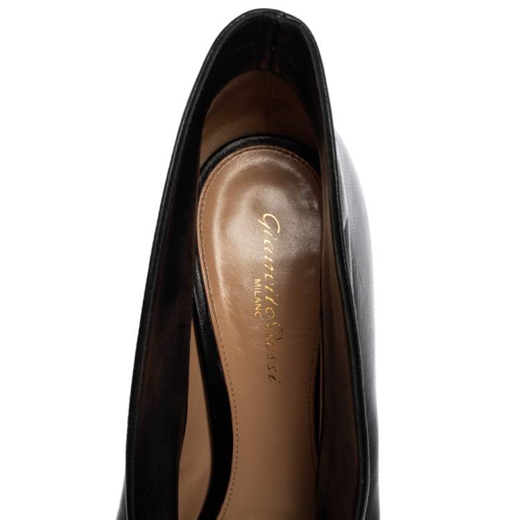 Pre Owned Gianvito Rossi Black Leather V-Neck Peep Toe Ankle Booties Size 40