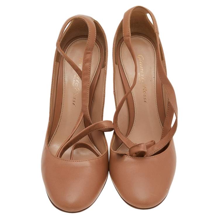 Pre Owned Gianvito Rossi Beige Leather Tie Up Sandals Size 35