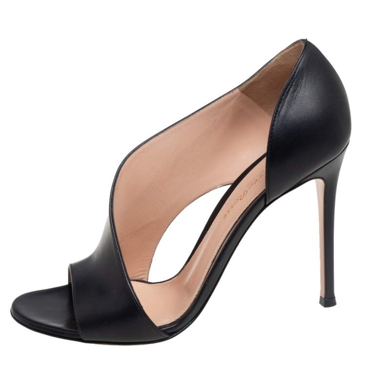 Pre Owned Gianvito Rossi Black Leather Demi Cut Out Pumps Size 37.5