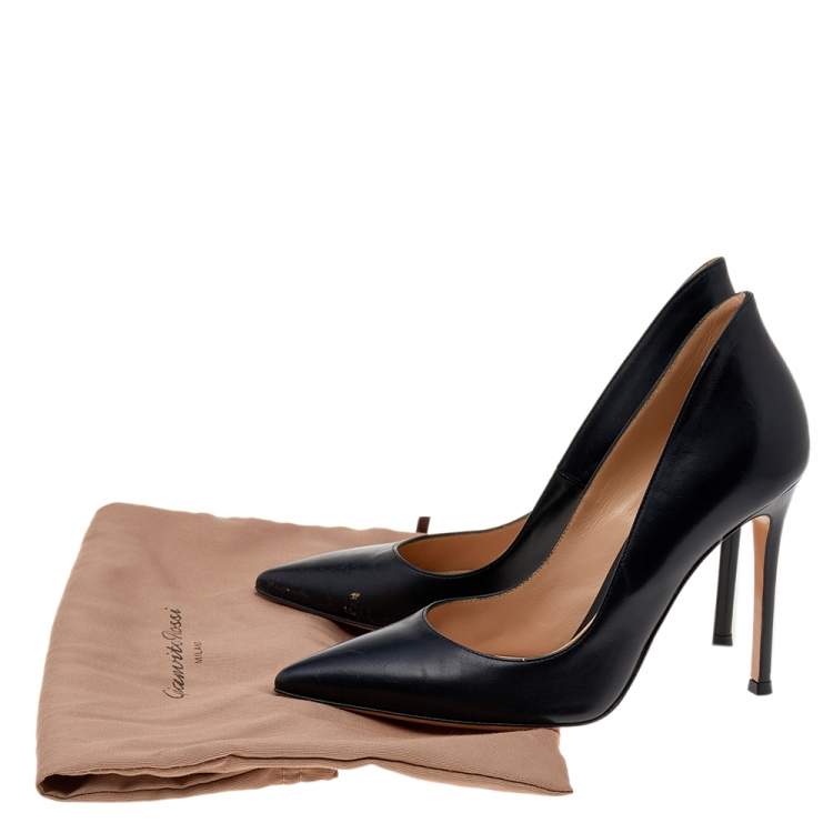 Pre Owned Gianvito Rossi Black Leather Pointed Toe Pumps Size 36.5