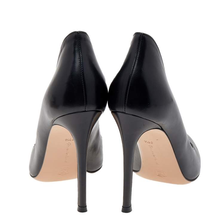 Pre Owned Gianvito Rossi Black Leather Pointed Toe Pumps Size 36.5