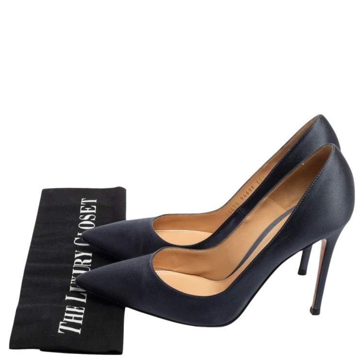 Pre Owned Gianvito Rossi Grey Satin Pointed-Toe Pumps Size 39.5 