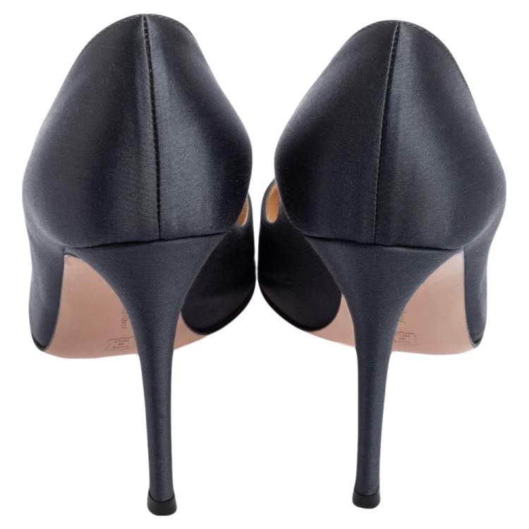 Pre Owned Gianvito Rossi Grey Satin Pointed-Toe Pumps Size 39.5 