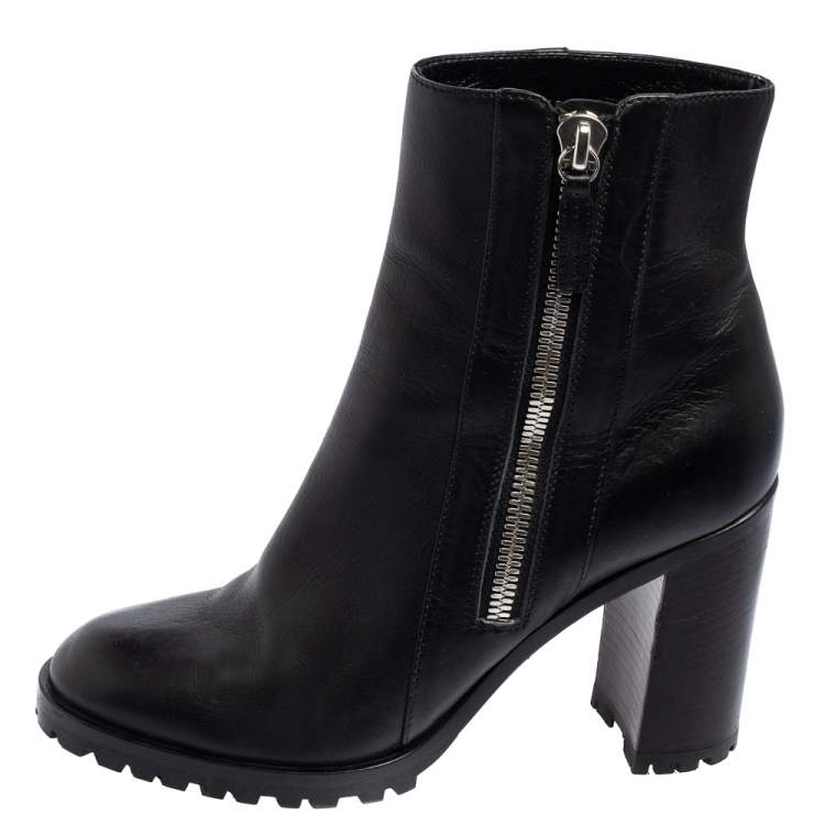 Pre Owned Gianvito Rossi Black Leather Round Toe Block Heel Ankle Boots Size 40