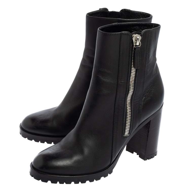 Pre Owned Gianvito Rossi Black Leather Round Toe Block Heel Ankle Boots Size 40