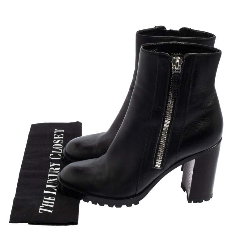 Pre Owned Gianvito Rossi Black Leather Round Toe Block Heel Ankle Boots Size 40