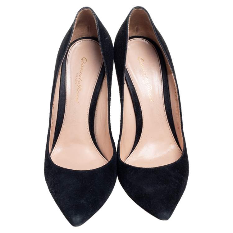 Pre Owned Gianvito Rossi Black Suede Pointed-Toe Pumps Size 38