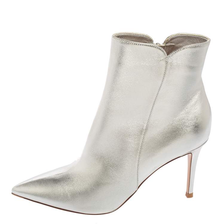 Pre Owned Gianvito Rossi Silver Leather  Ankle Boots Size 39.5
