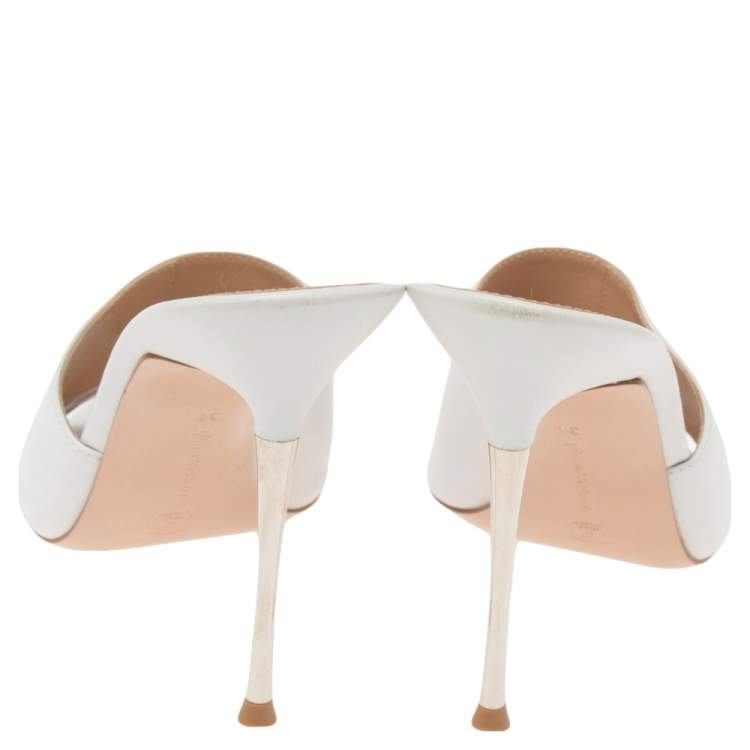Pre Owned Gianvito Rossi White Leather Alise Open-Toe Mules Size 38