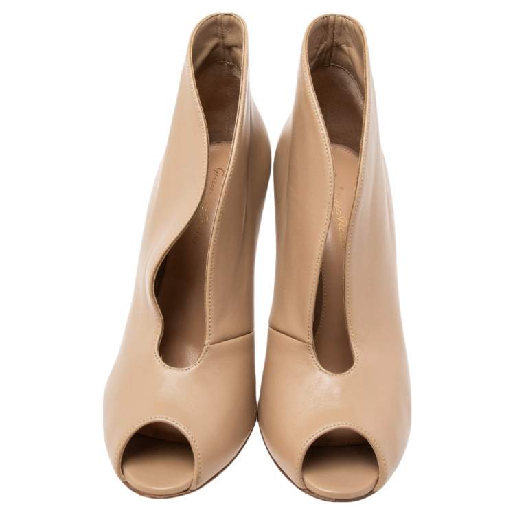 Pre Owned Gianvito Rossi Beige Leather V Neck Peep-Toe Ankle Booties Size 39