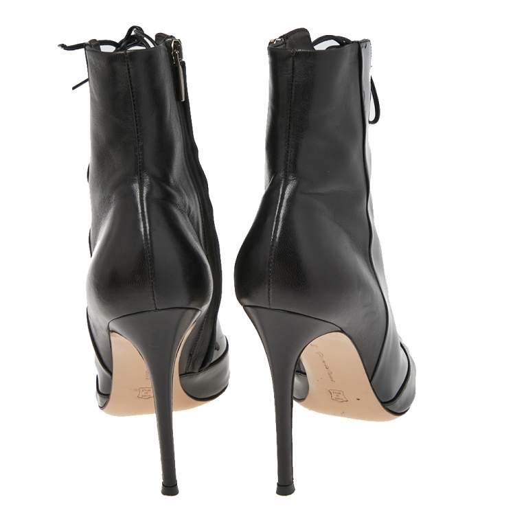 Pre Owned Gianvito Rossi Black Patent and Leather Lace-Up Ankle Booties Size 39