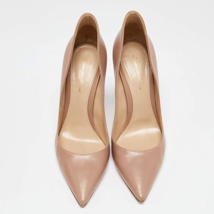 Pre Owned Gianvito Rossi Nude Leather Pointed Toe Pumps Size 39