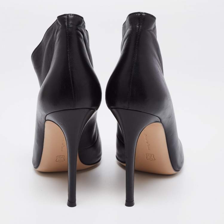 Pre Owned Gianvito Rossi Black Leather Vamp Peep Toe Booties Size 40
