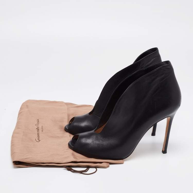 Pre Owned Gianvito Rossi Black Leather Vamp Peep Toe Booties Size 40