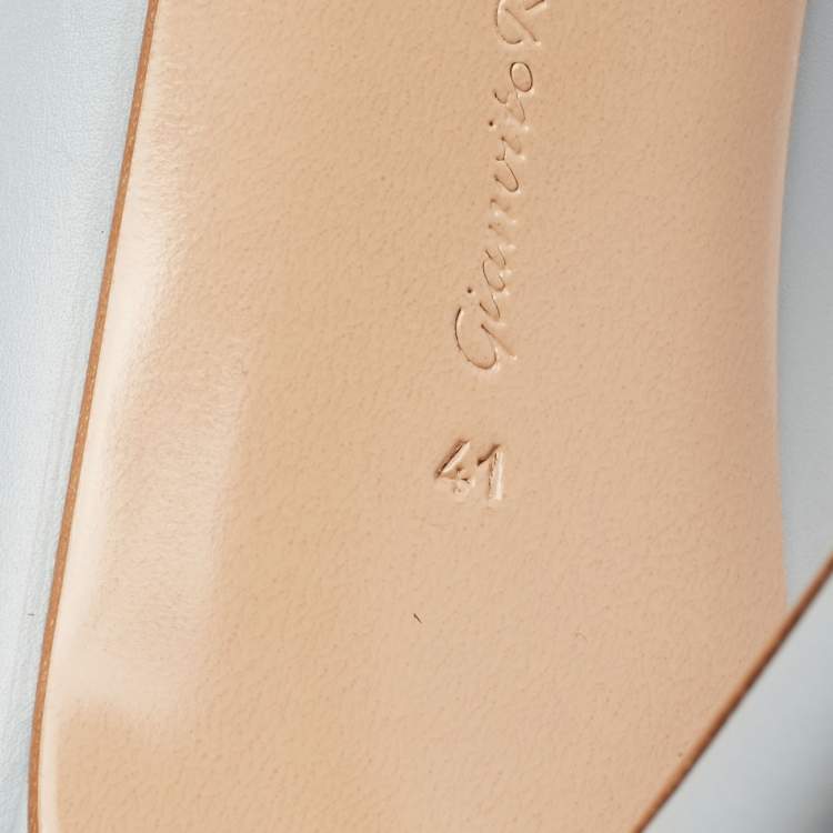 Pre Owned Gianvito Rossi Light Blue Leather Pointed-Toe Pumps Size 41