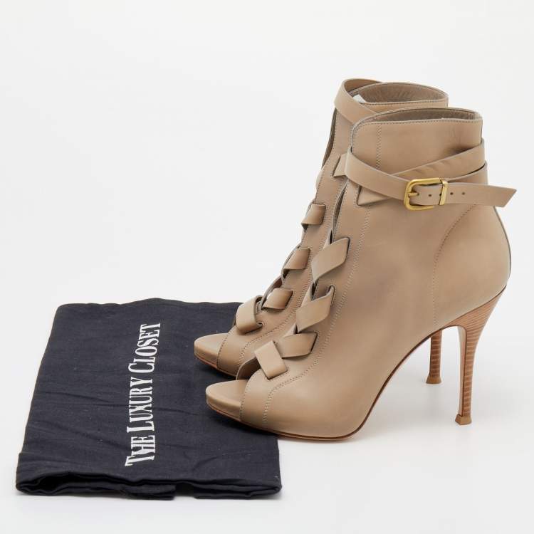Pre Owned Gianvito Rossi Beige Leather Buckle Lace-Up Ankle Booties Size 36
