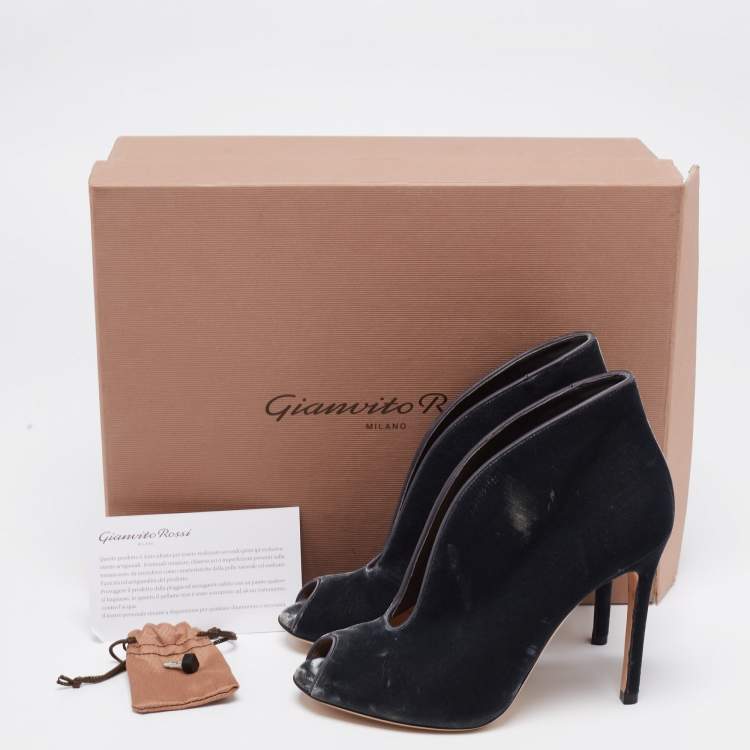 Pre Owned Gianvito Rossi Grey Velvet Vamp Peep-Toe Booties Size 35.5