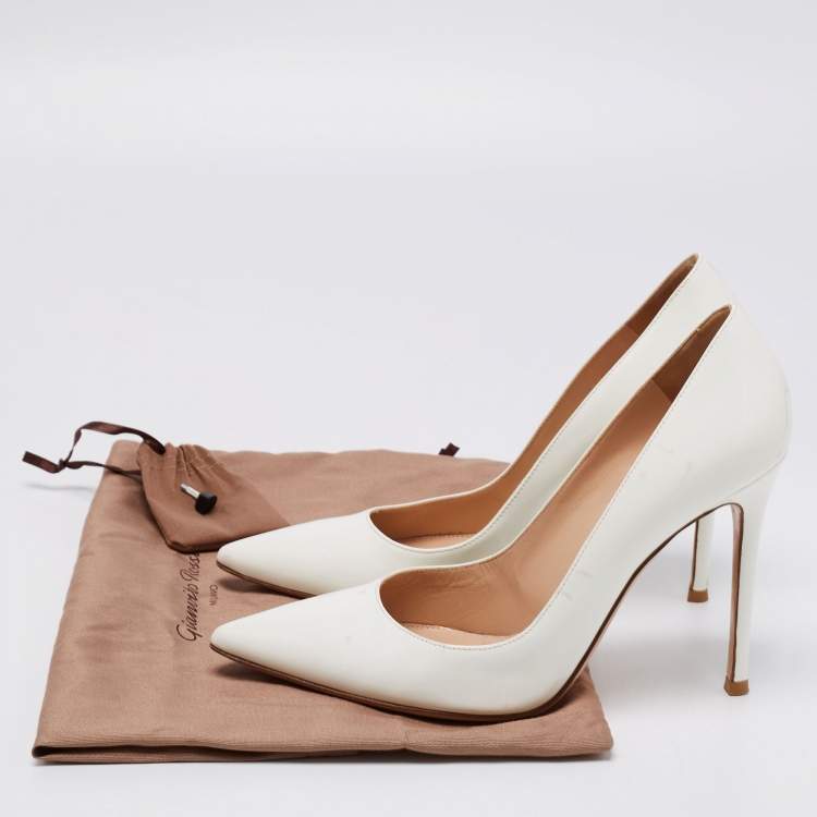 Pre Owned Gianvito Rossi White Patent Leather Pointed Toe  Pumps Size 38
