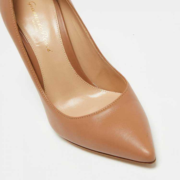 Pre Owned Gianvito Rossi Beige Leather Pointed Toe Pumps Size 36