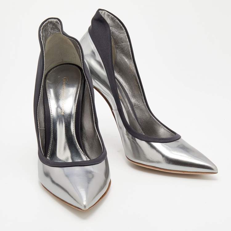 Pre Owned Gianvito Rossi Metallic Silver Patent Leather Pointed Toe Pumps Size 39