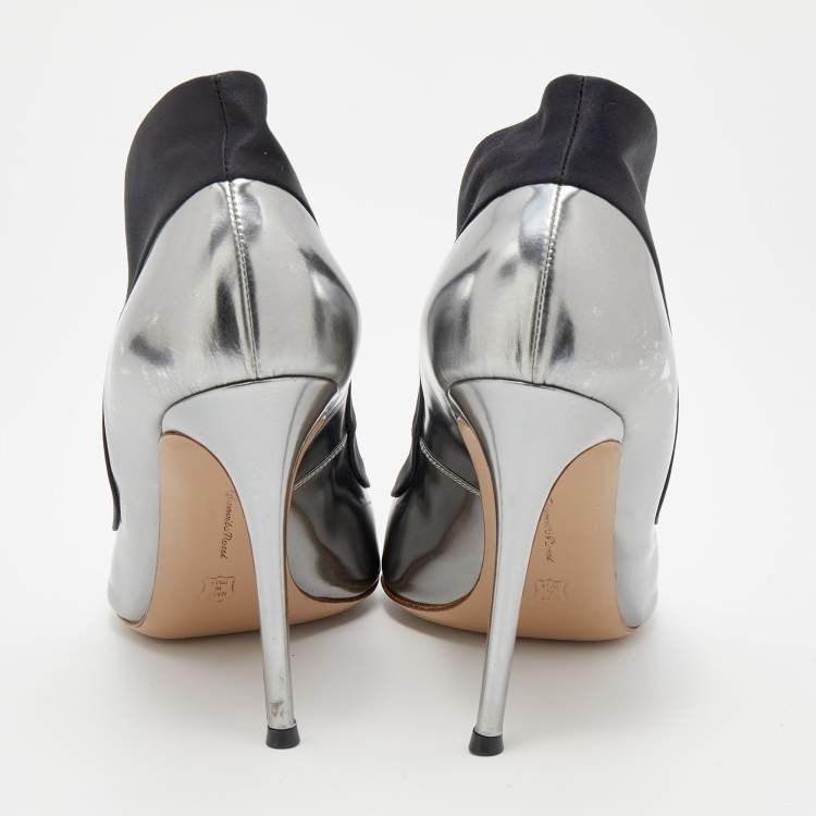 Pre Owned Gianvito Rossi Metallic Silver Patent Leather Pointed Toe Pumps Size 39