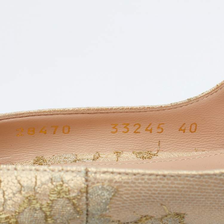 Pre Owned Gianvito Rossi Gold Lace Pointed Toe Pumps Size 40