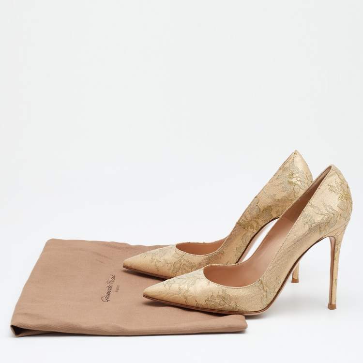 Pre Owned Gianvito Rossi Gold Lace Pointed Toe Pumps Size 40