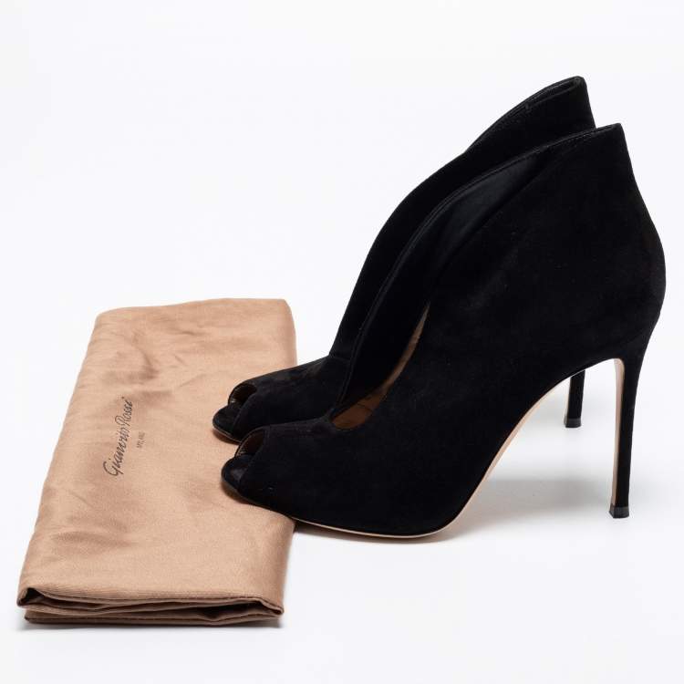 Pre Owned Gianvito Rossi Black Suede Vamp Peep Toe Booties Size 40