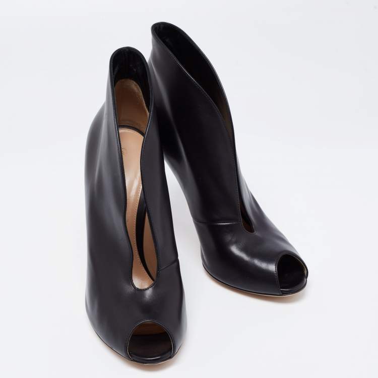 Pre Owned Gianvito Rossi Black Leather Vamp Peep Toe Booties Size 41