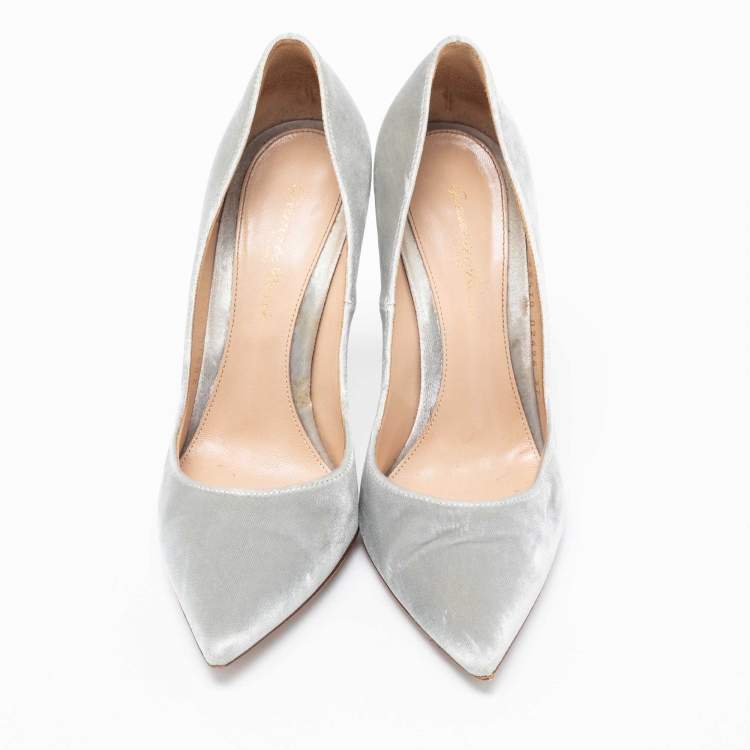 Pre Owned Gianvito Rossi Grey Velvet Pointed Toe Pumps Size 37