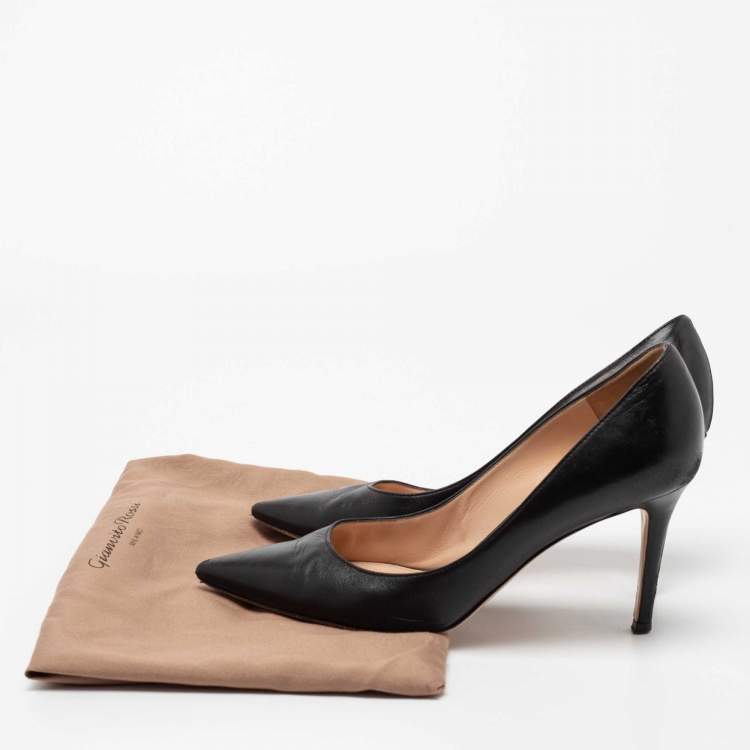 Pre Owned Gianvito Rossi Black Leather Pointed-Toe Pumps Size 37