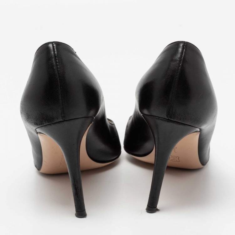 Pre Owned Gianvito Rossi Black Leather Pointed-Toe Pumps Size 37
