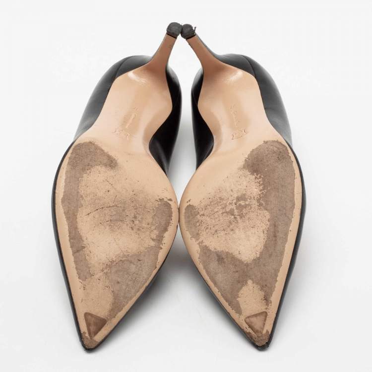 Pre Owned Gianvito Rossi Black Leather Pointed-Toe Pumps Size 37