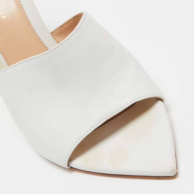 مملوكة مسبقًا Gianvito Rossi White Leather Elle Slide Sandals Sandals Size 38